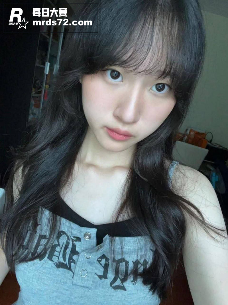 香港高颜值学生妹 黄相关图片1