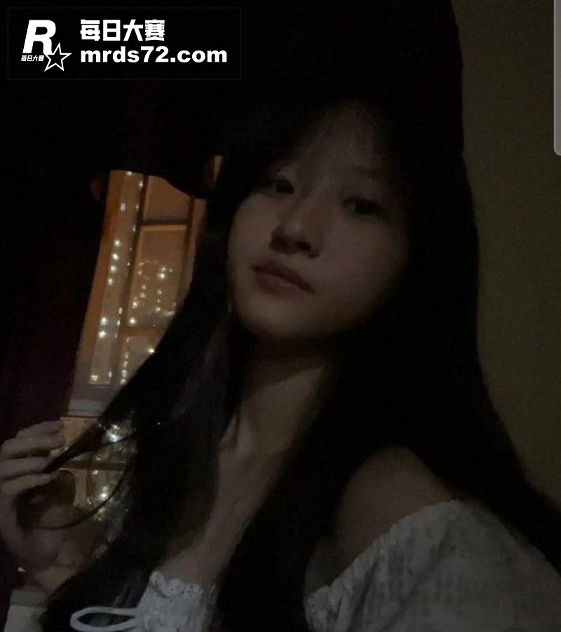 香港高颜值学生妹 黄相关图片4