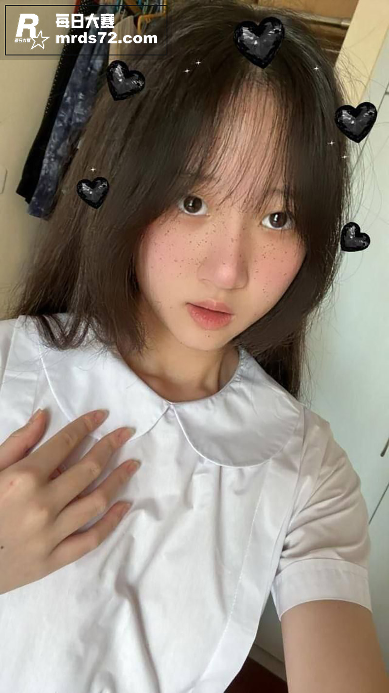 香港高颜值学生妹 黄相关图片7
