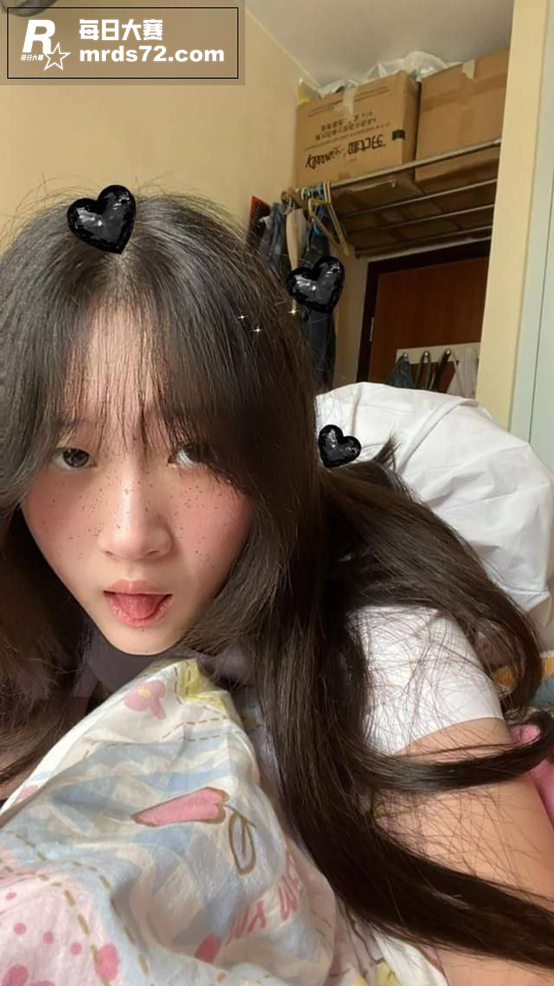 香港高颜值学生妹 黄相关图片8