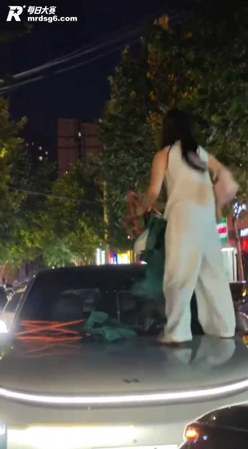 陕西洛南街头 抓小三相关图片3