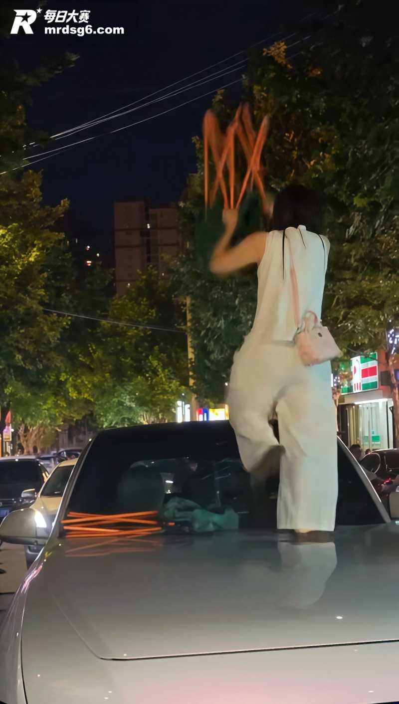 陕西洛南街头 抓小三相关图片6