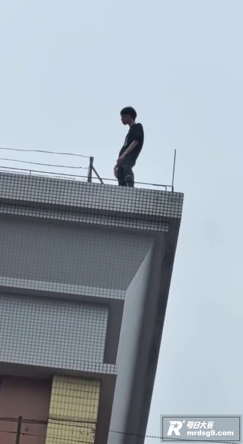 江门益华广场！小伙骑相关图片5