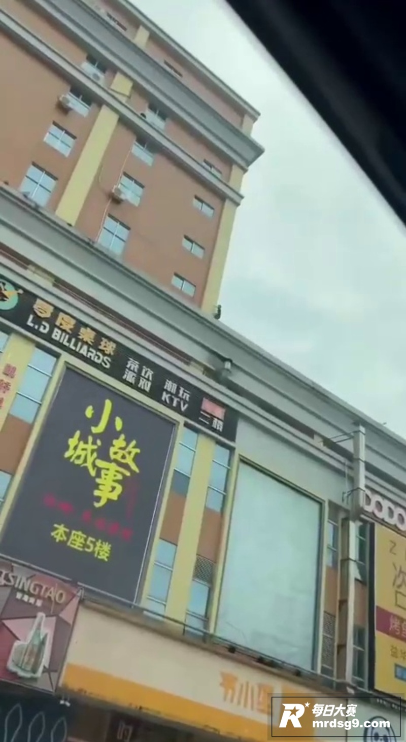 江门益华广场！小伙骑相关图片8