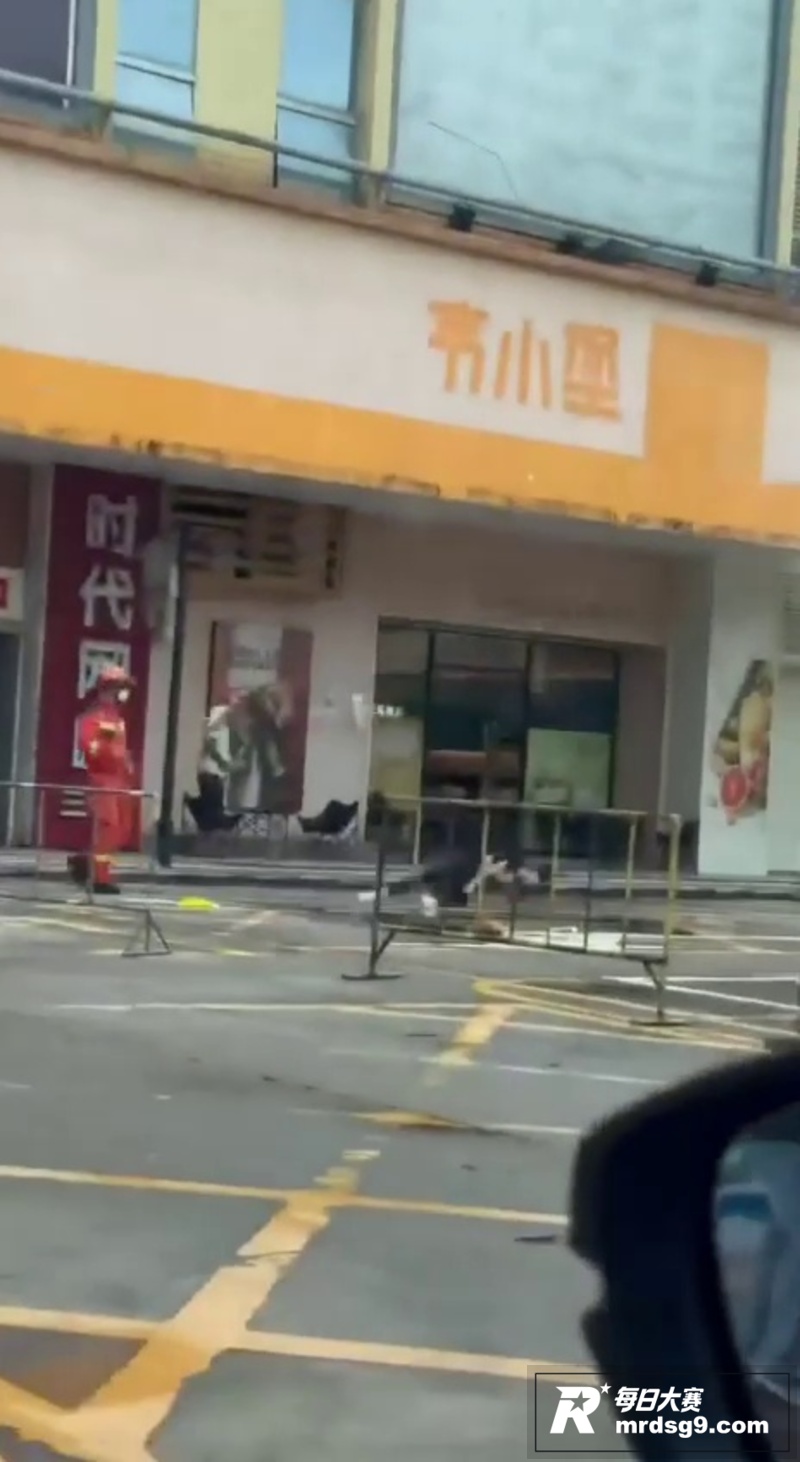 江门益华广场！小伙骑相关图片9