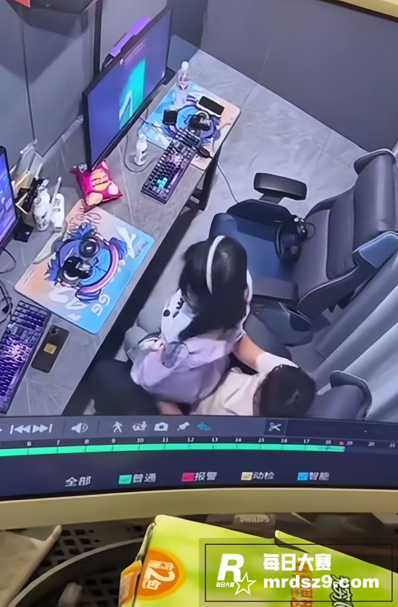 网吧监控泄密 大学生相关图片3
