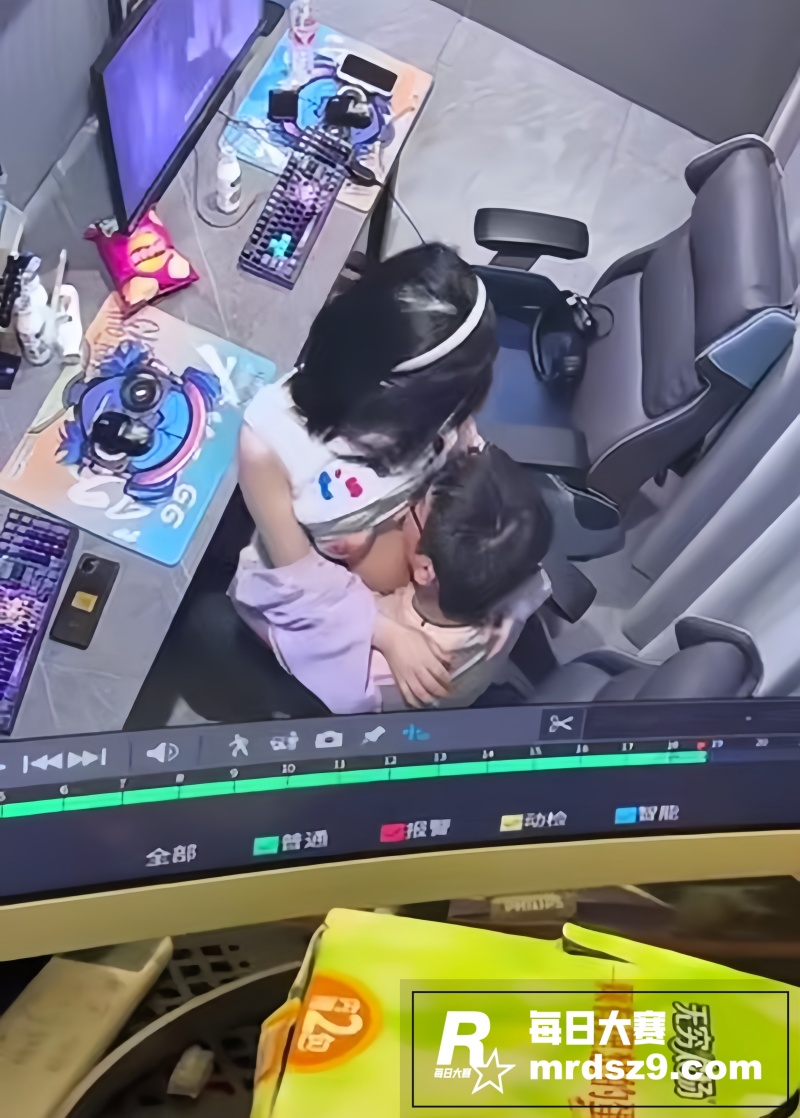 网吧监控泄密 大学生相关图片4