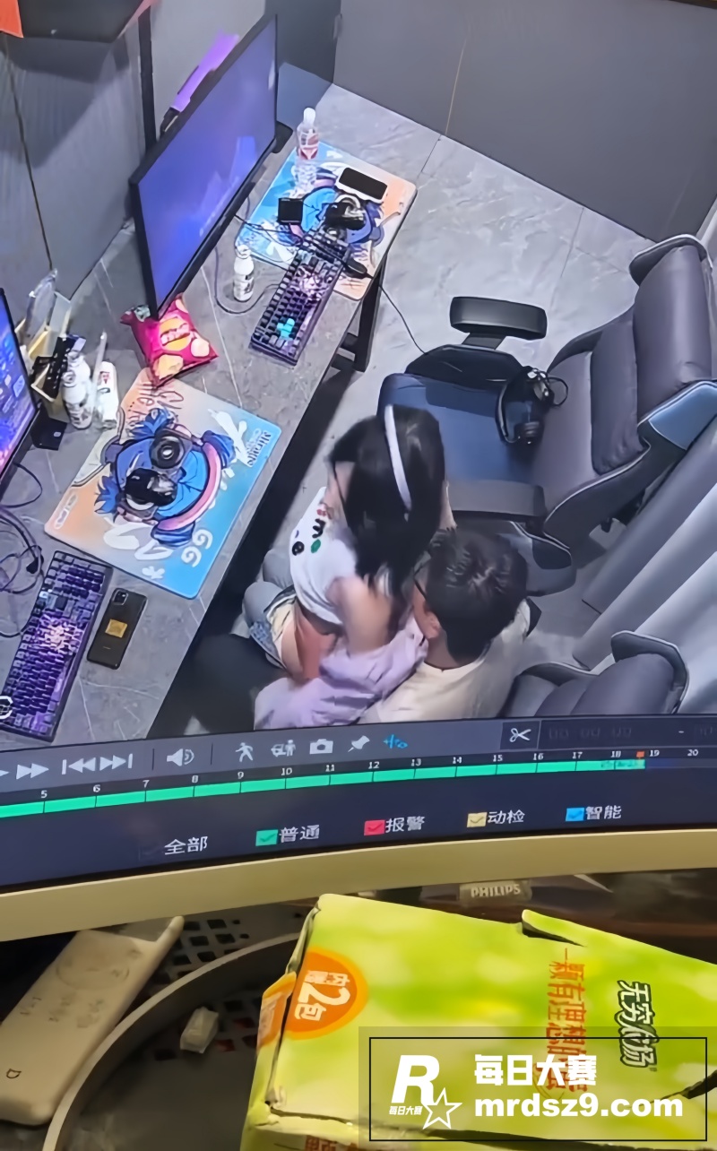 网吧监控泄密 大学生相关图片7