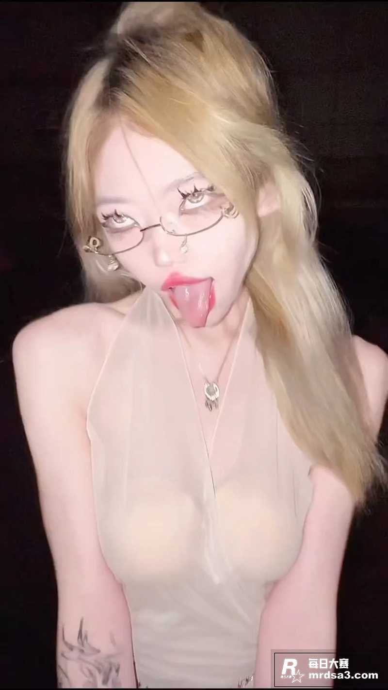 高颜值精神小妹 不爱相关图片6