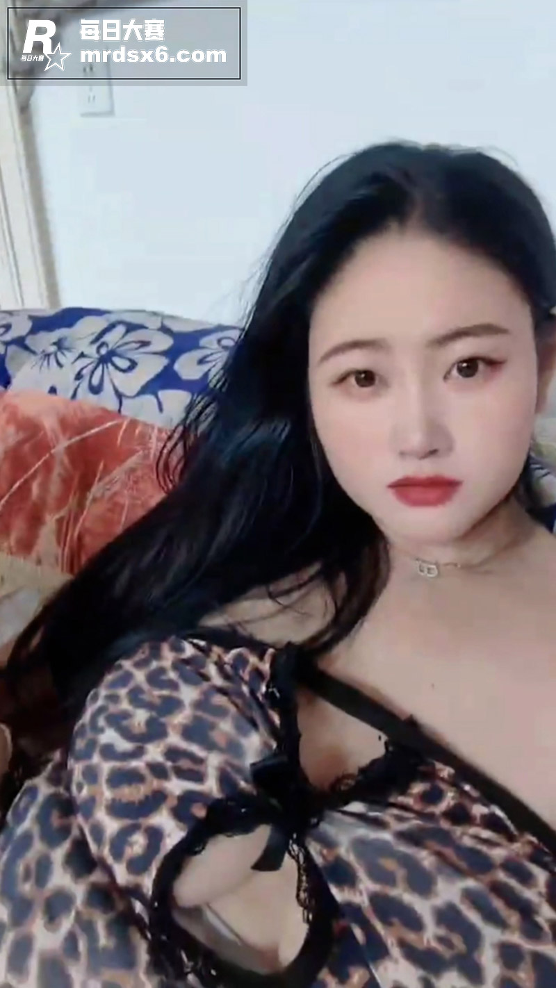 原创巨乳淫妻博主 娍相关图片1