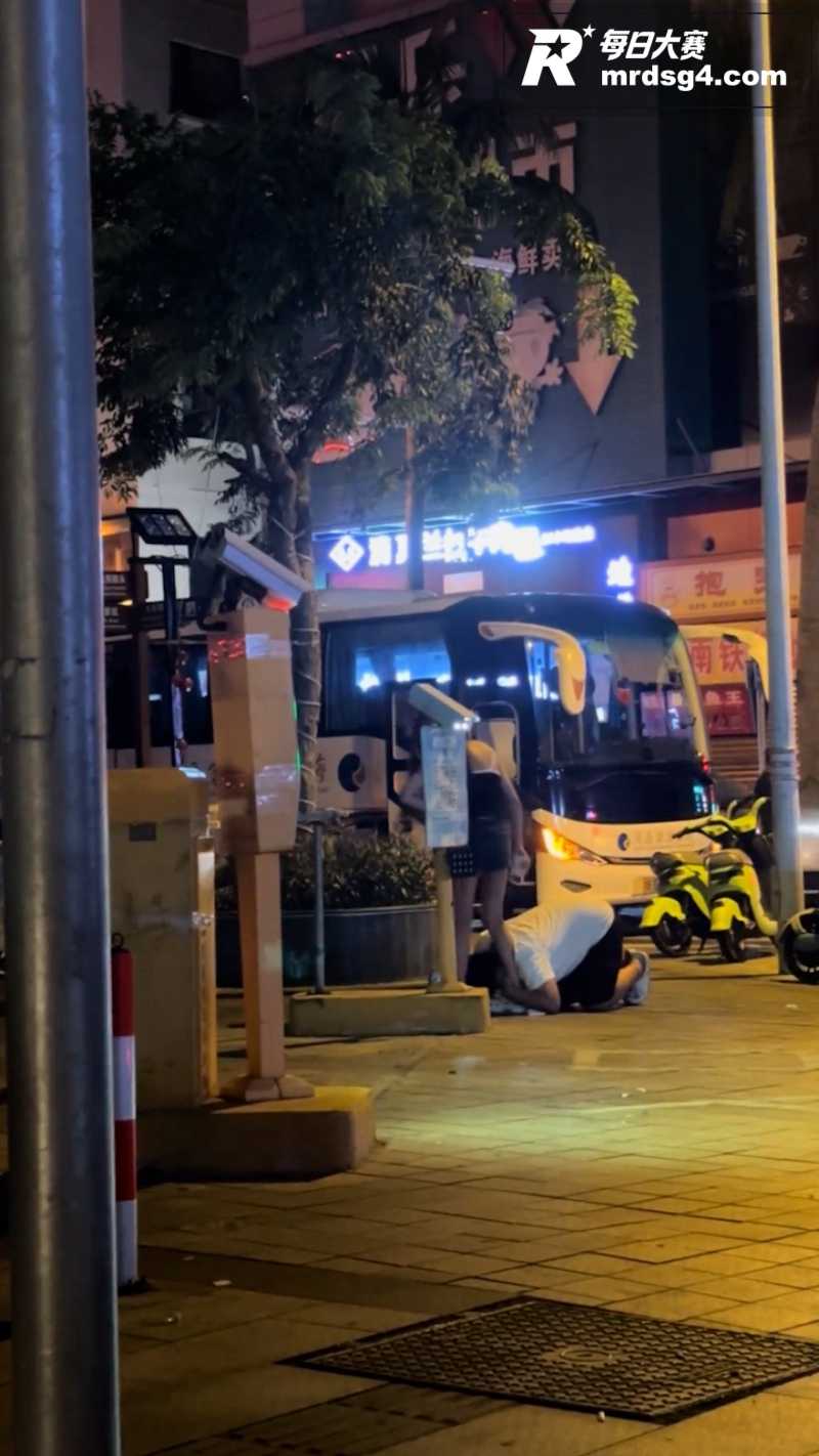 站起来不许跪！网传老相关图片6