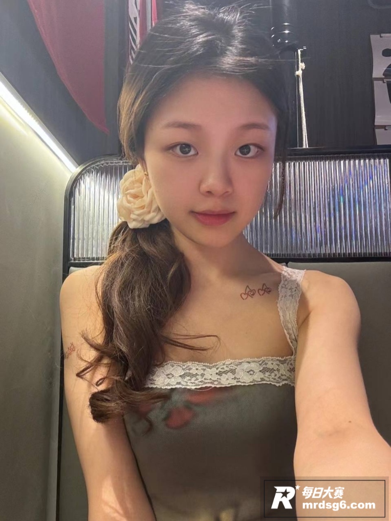 湖南反差校花性爱视频相关图片5