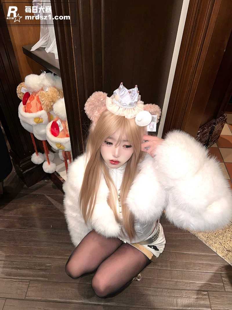 推特高颜值嫩妹 ay相关图片7