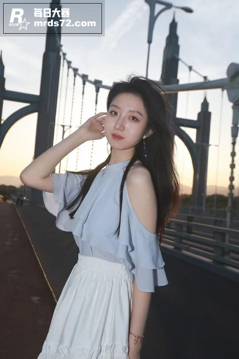 高颜值美少女和男友自相关图片2