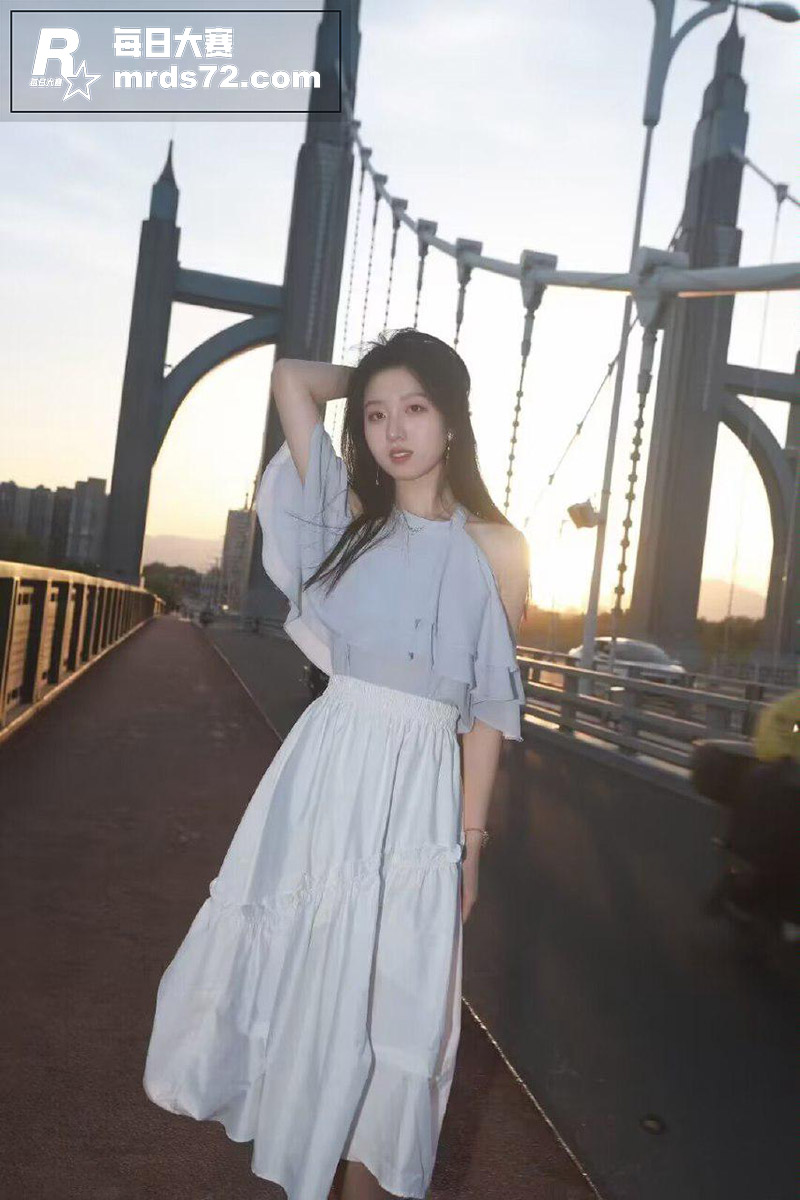 高颜值美少女和男友自相关图片3