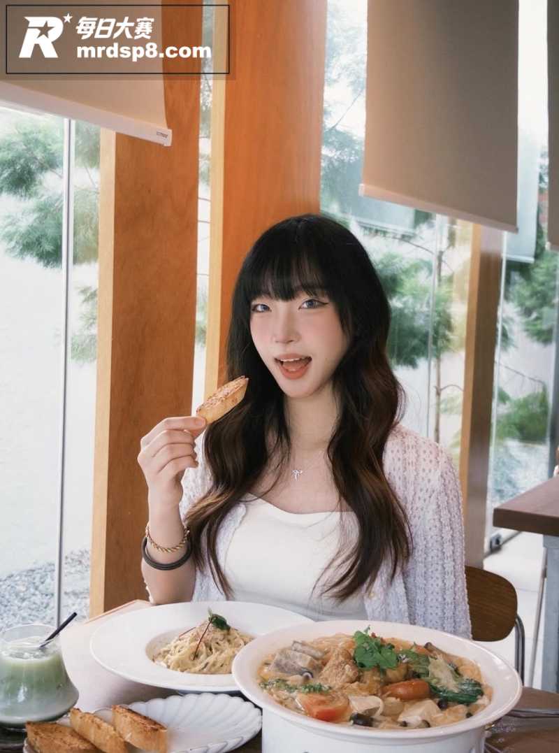 02年清纯可爱风嫩妹相关图片7