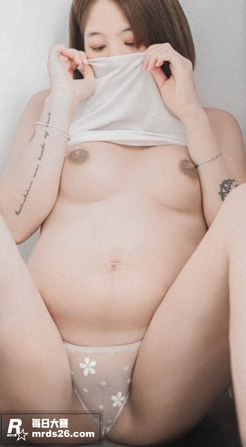 推特极品颜值巨乳美女相关图片6