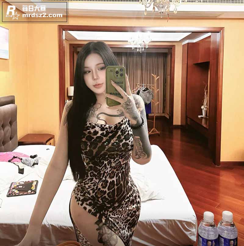 抖音巨乳符文女战神 相关图片4