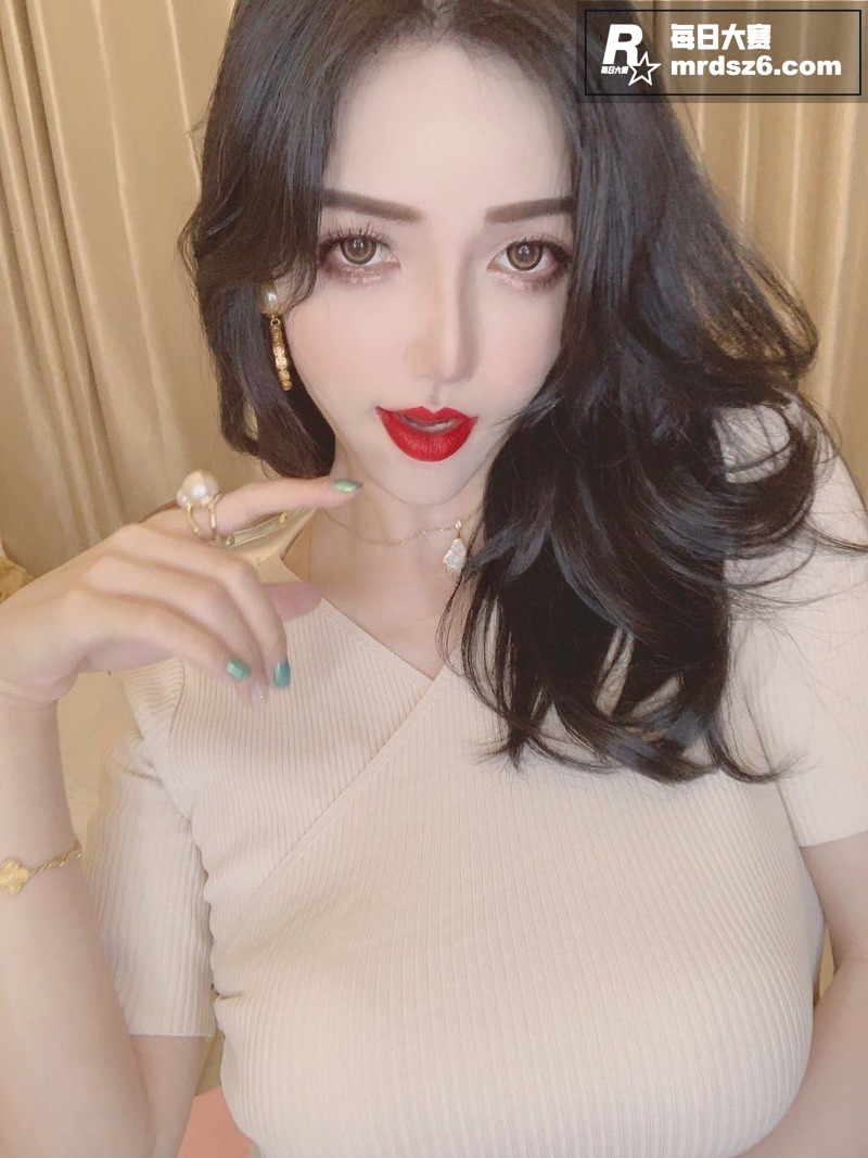 抖音BBW主播 顾灵相关图片4