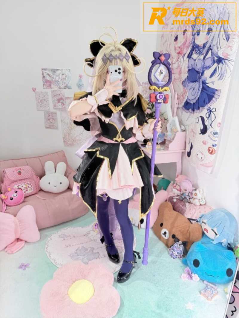推特极品模特嫩妹 染相关图片1