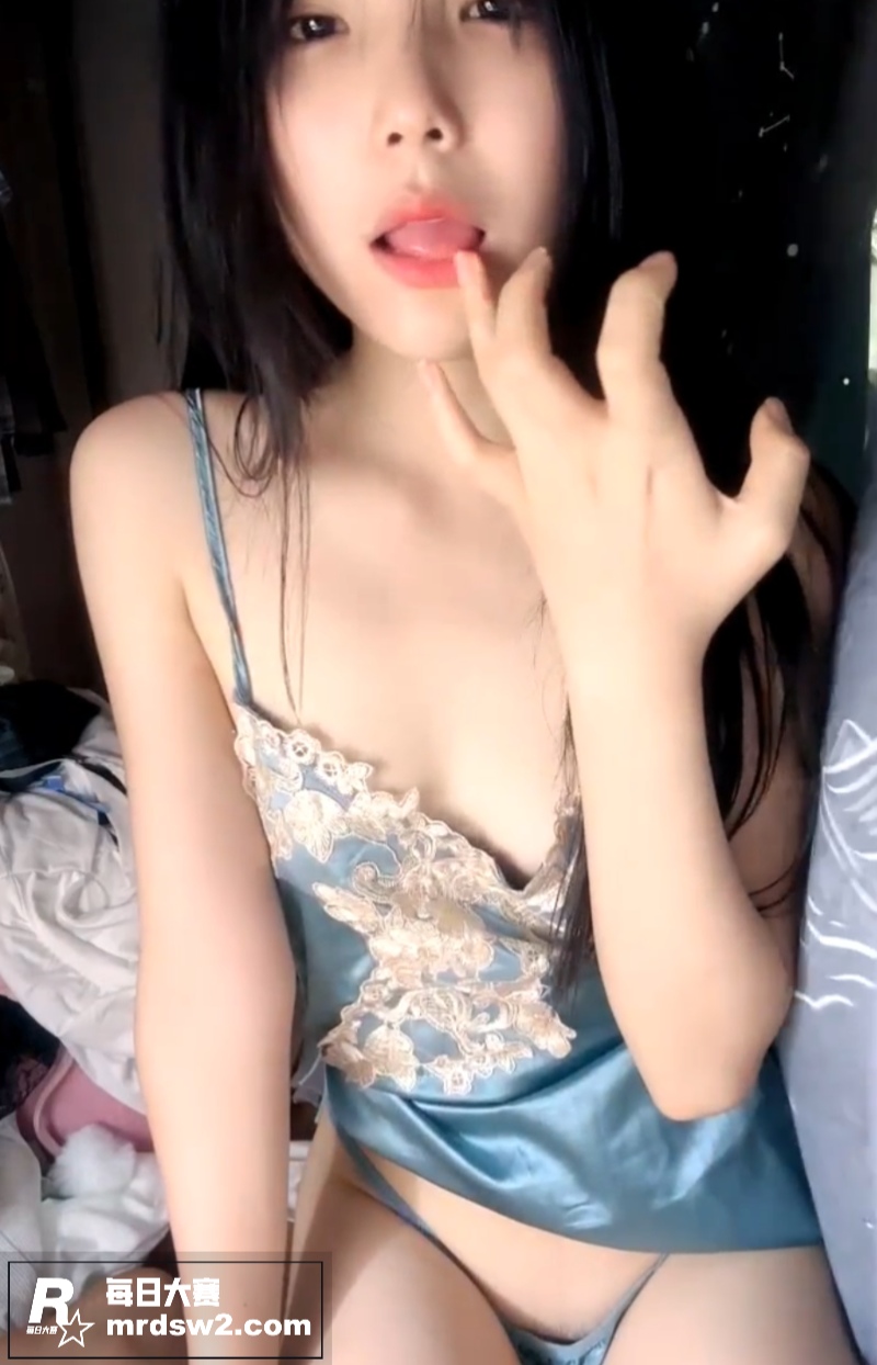 在校清纯学生妹 怡宝相关图片1