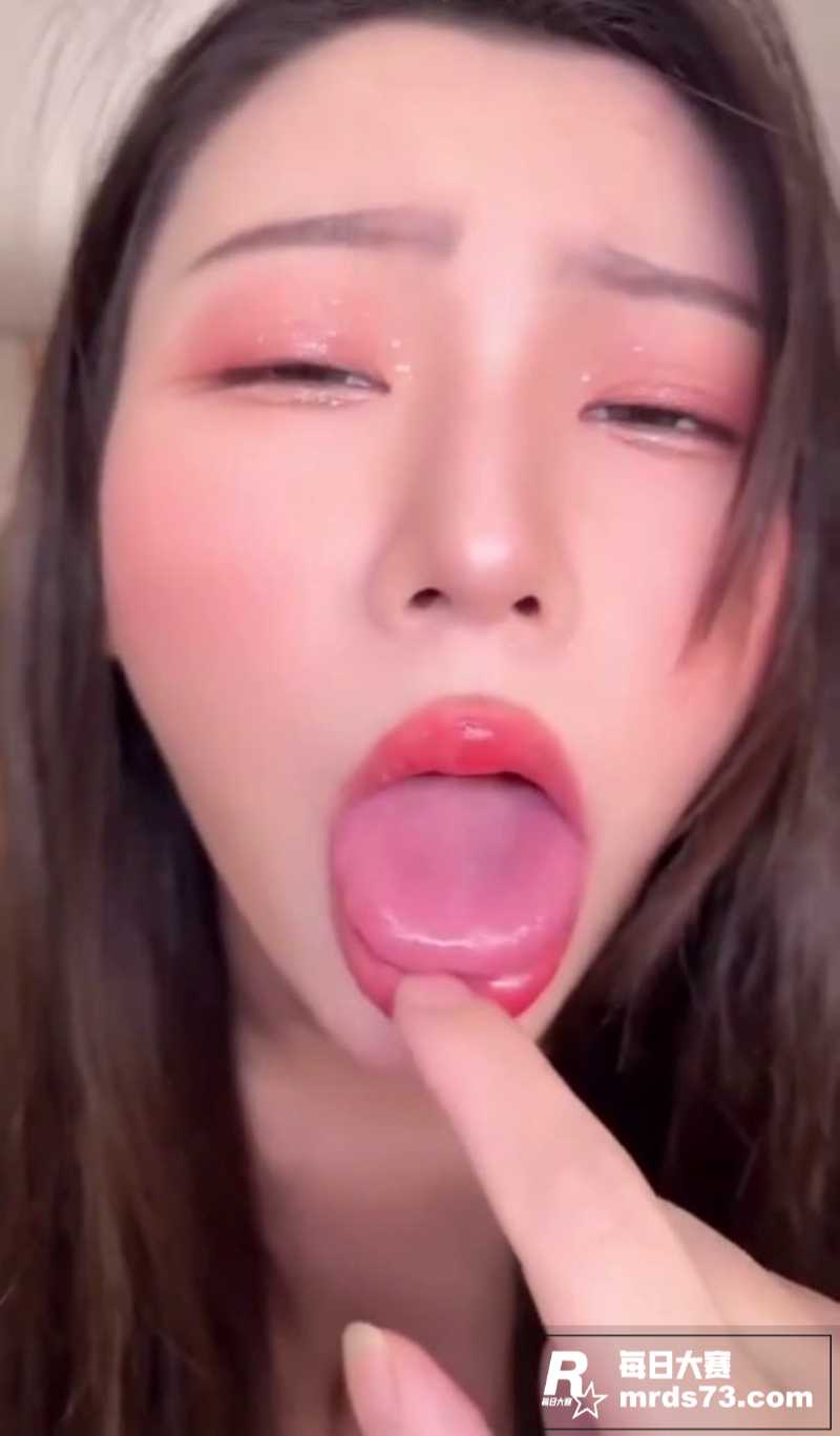 台湾妹巨乳网红 艾瑪相关图片1