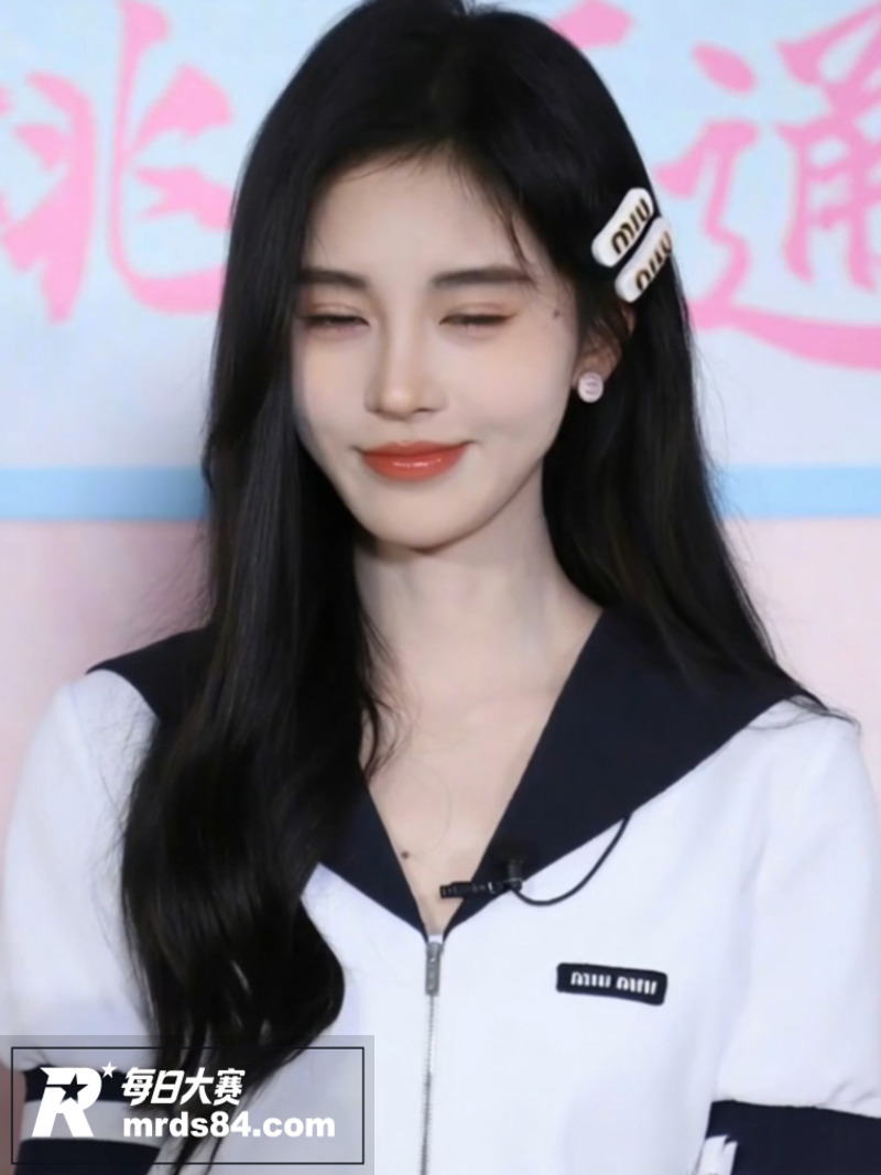 AI脱衣大陆顶级美女相关图片9