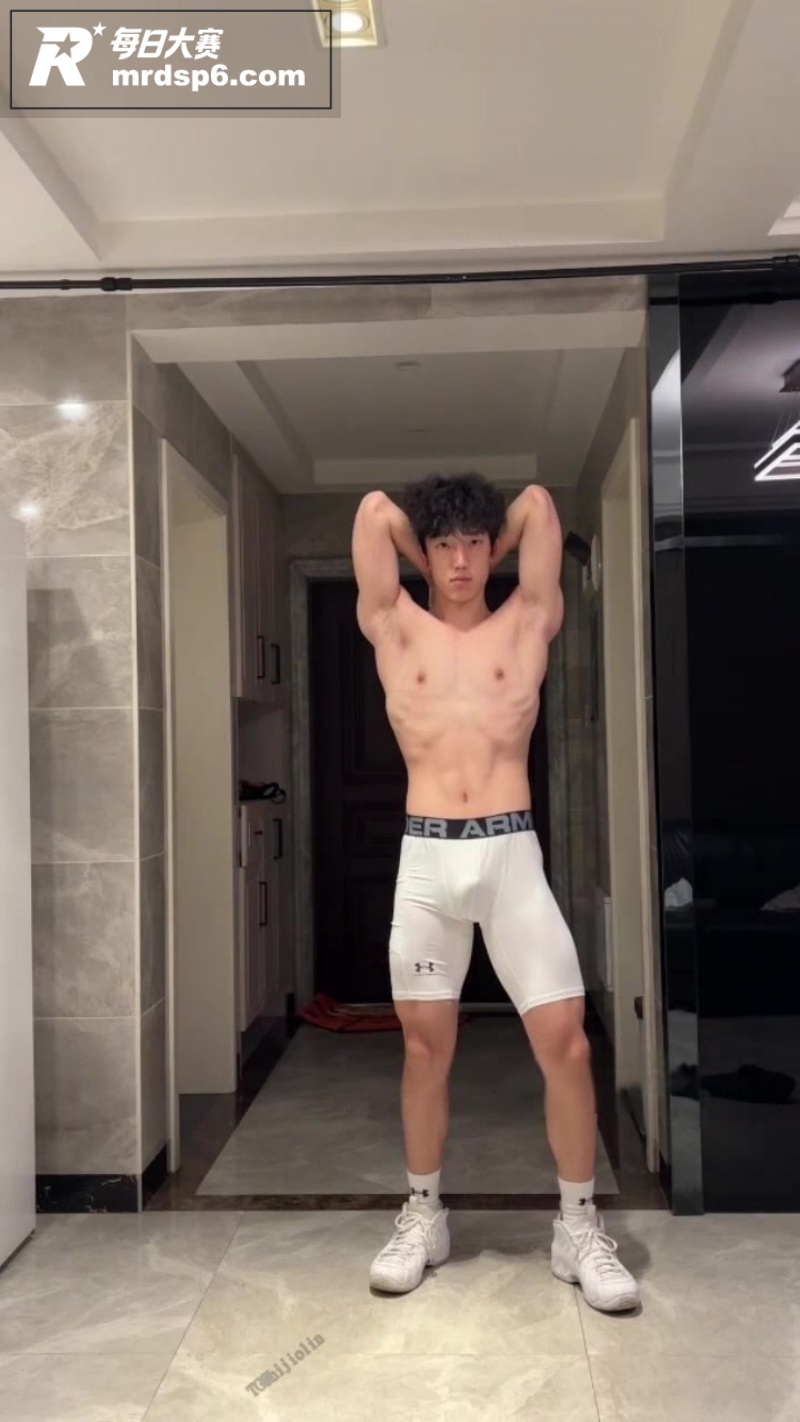 抖音网红肌肉男 闫清相关图片3