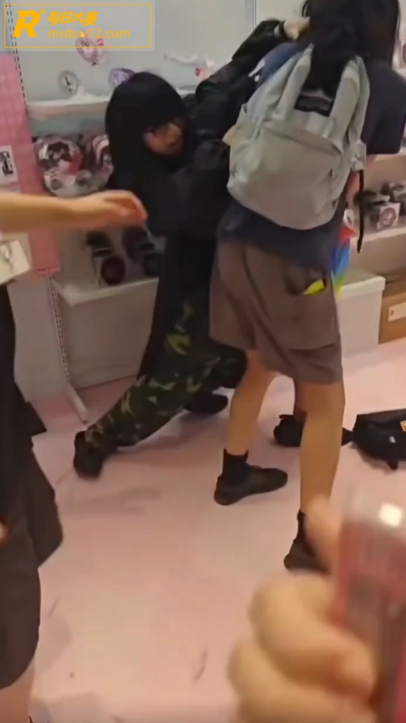 上海快闪店爆大瓜 药相关图片3