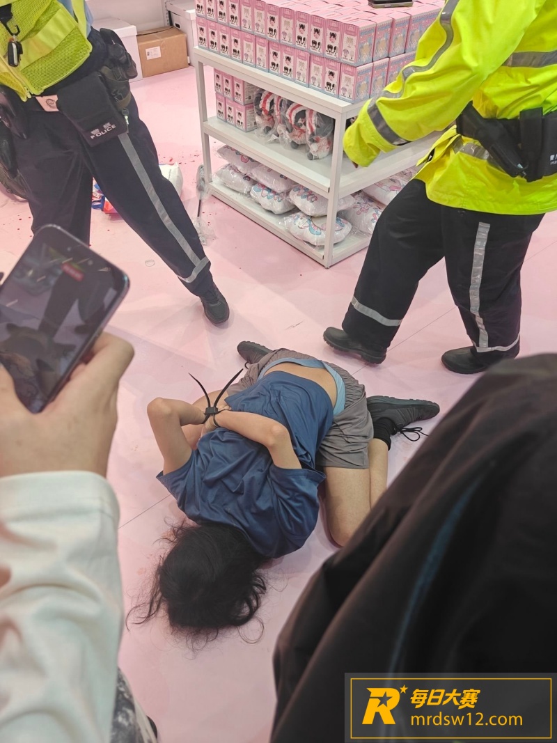 上海快闪店爆大瓜 药相关图片5