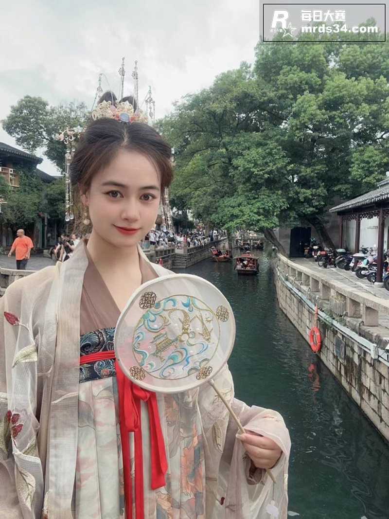 重庆财经大学神似迪丽相关图片3