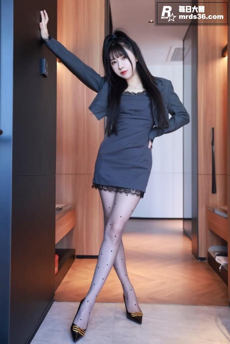斗鱼御姐女神 小女巫相关图片3