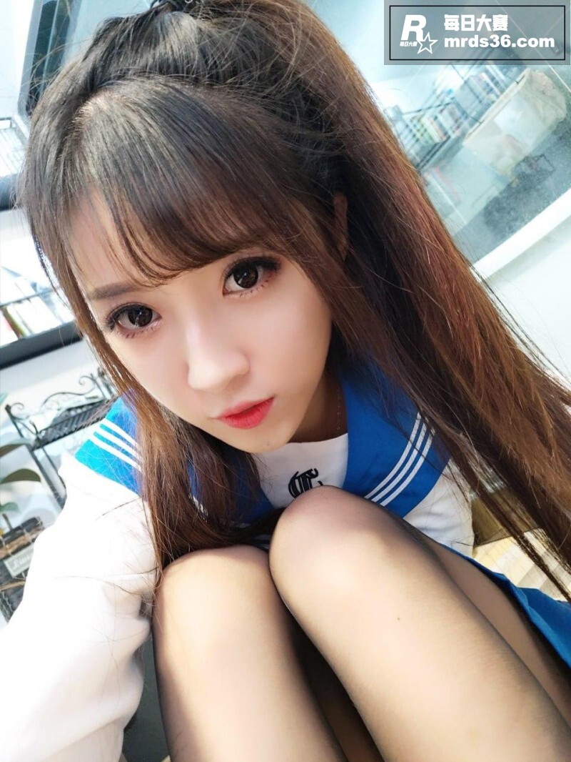 斗鱼御姐女神 小女巫相关图片4
