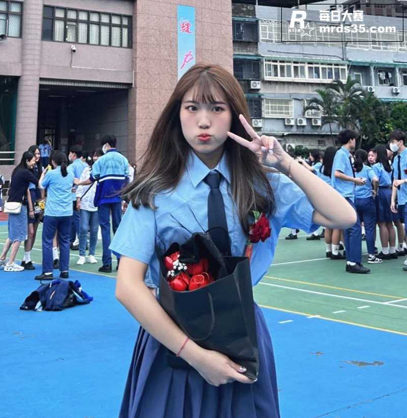 IG超高颜值高三学生相关图片4