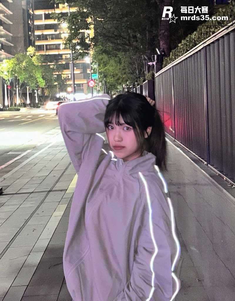 IG超高颜值高三学生相关图片10