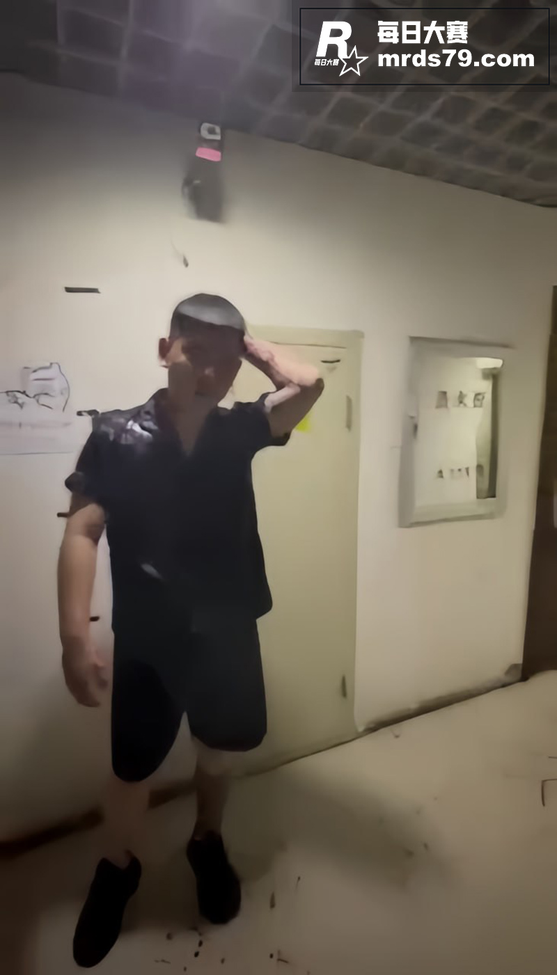精神小伙暴力事件 只相关图片2