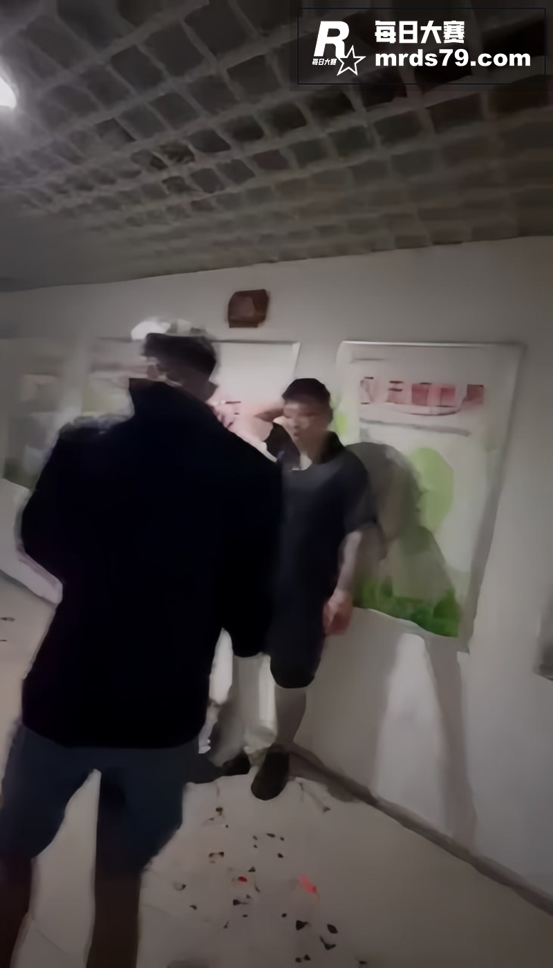 精神小伙暴力事件 只相关图片8