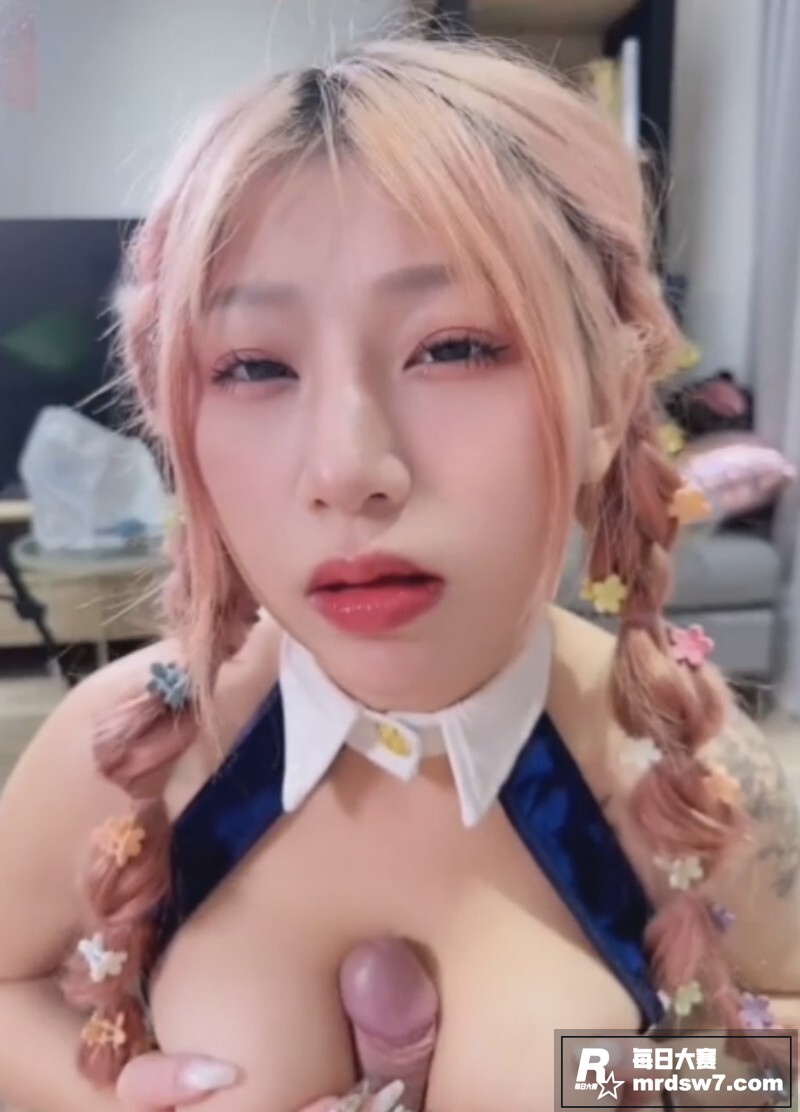 极品爆乳女神 艾瑪E相关图片5