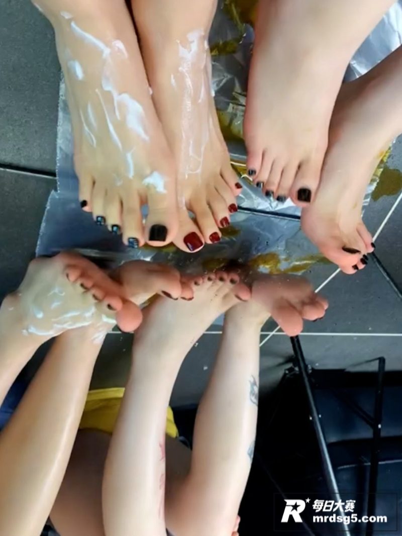 抖音长腿御姐 鱼饼饼相关图片9