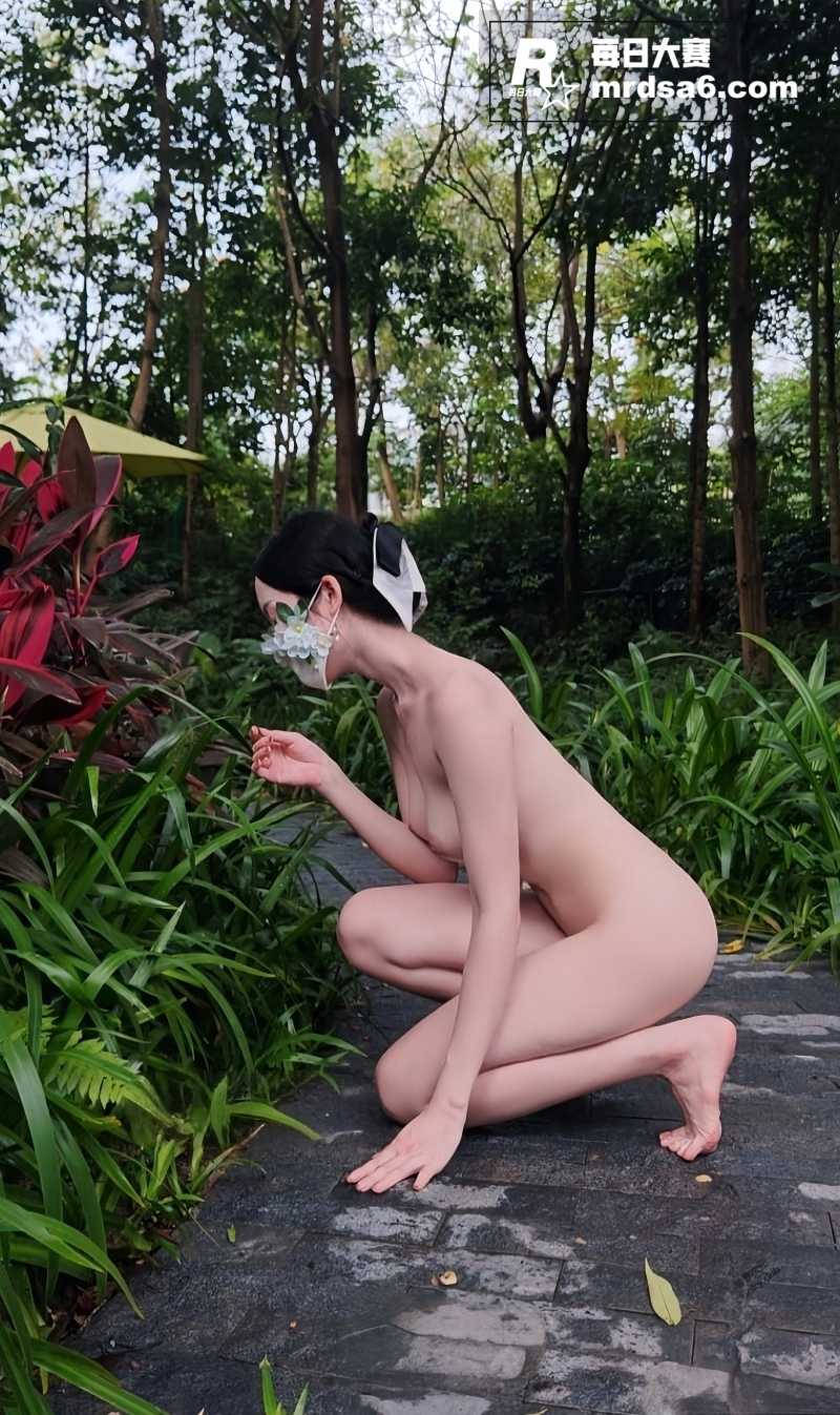 推特顶级露出女神 魔相关图片14