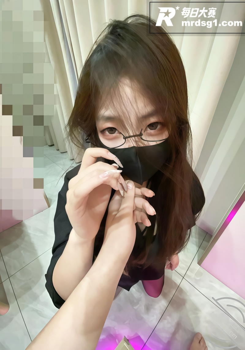海角社区 粉逼骚老婆相关图片4 海角社区 粉逼骚老婆相关图片4