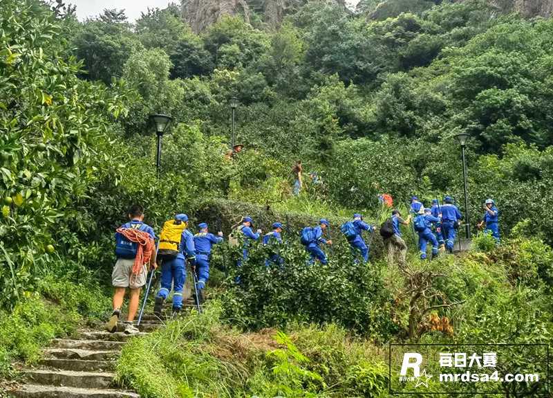 浙江45岁男老师登山相关图片6