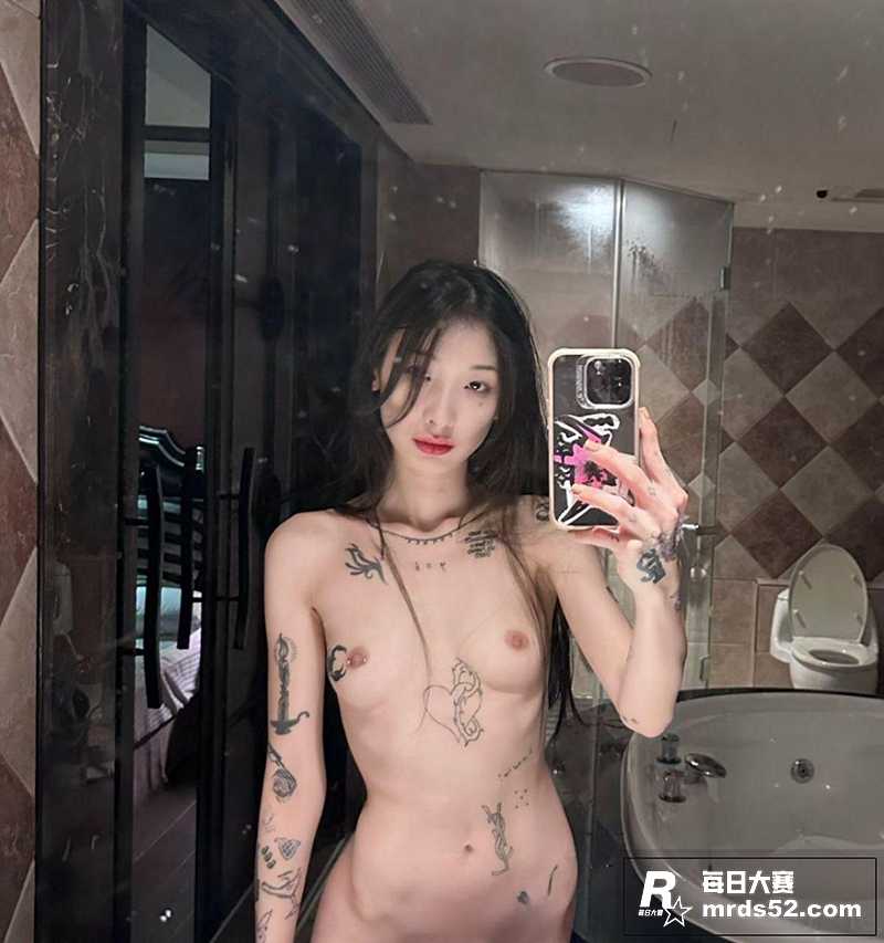 高颜值气质纹身御姐 相关图片3