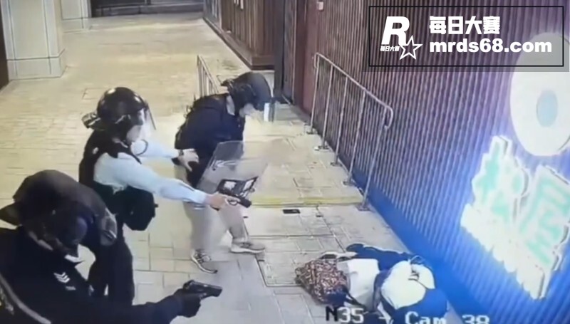 香港屯门市广场发生枪相关图片12