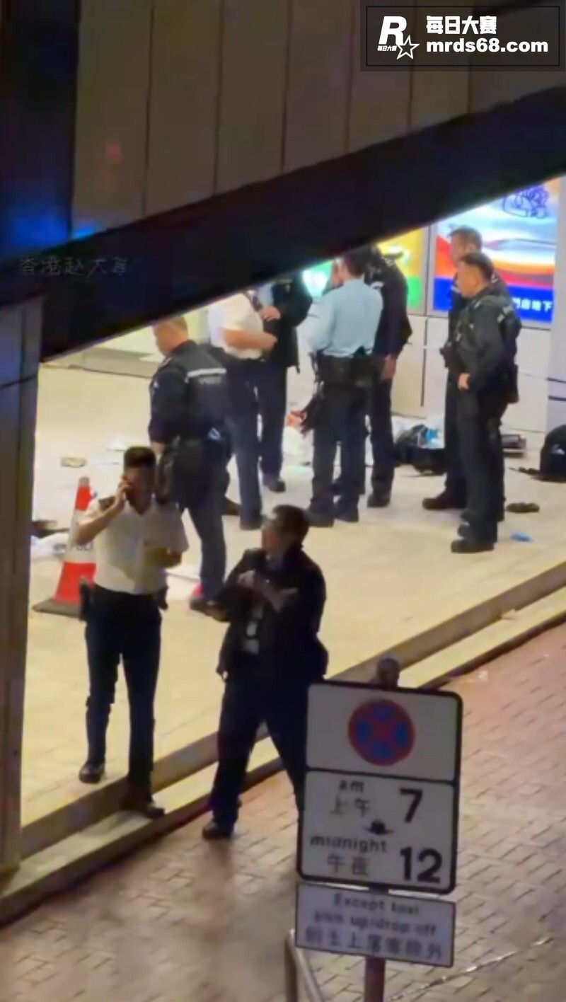 香港屯门市广场发生枪相关图片15