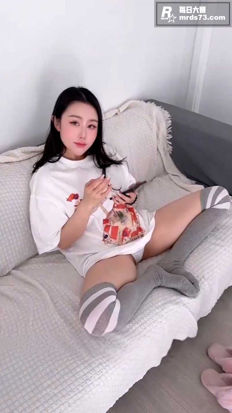 推特极品御姐网黄 汐相关图片1