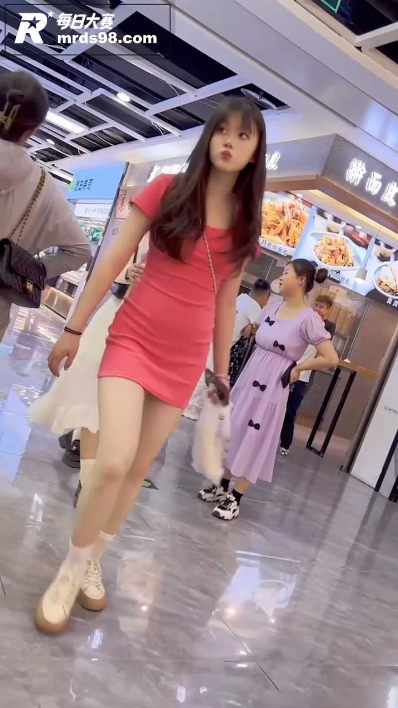 街拍抄底大神 商场偷相关图片8