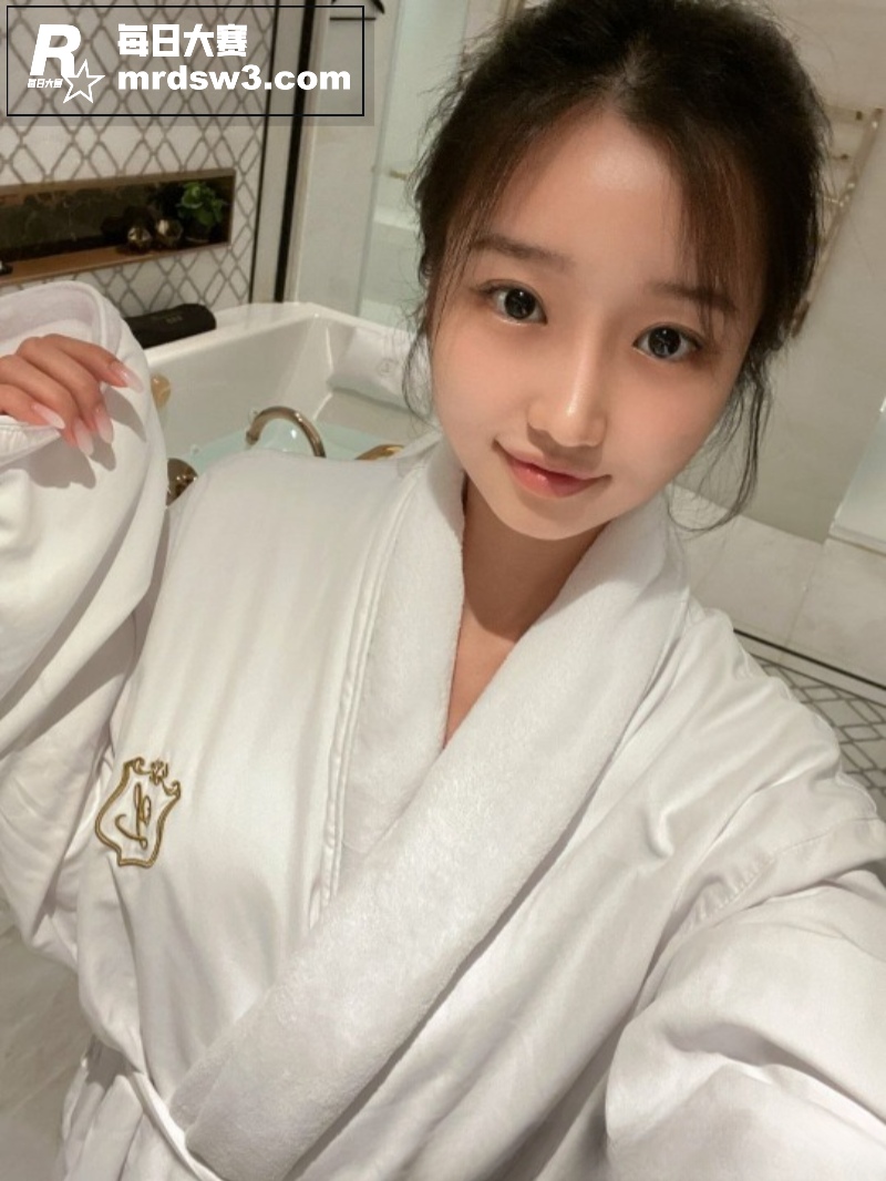 高颜值健身女大学生 相关图片6