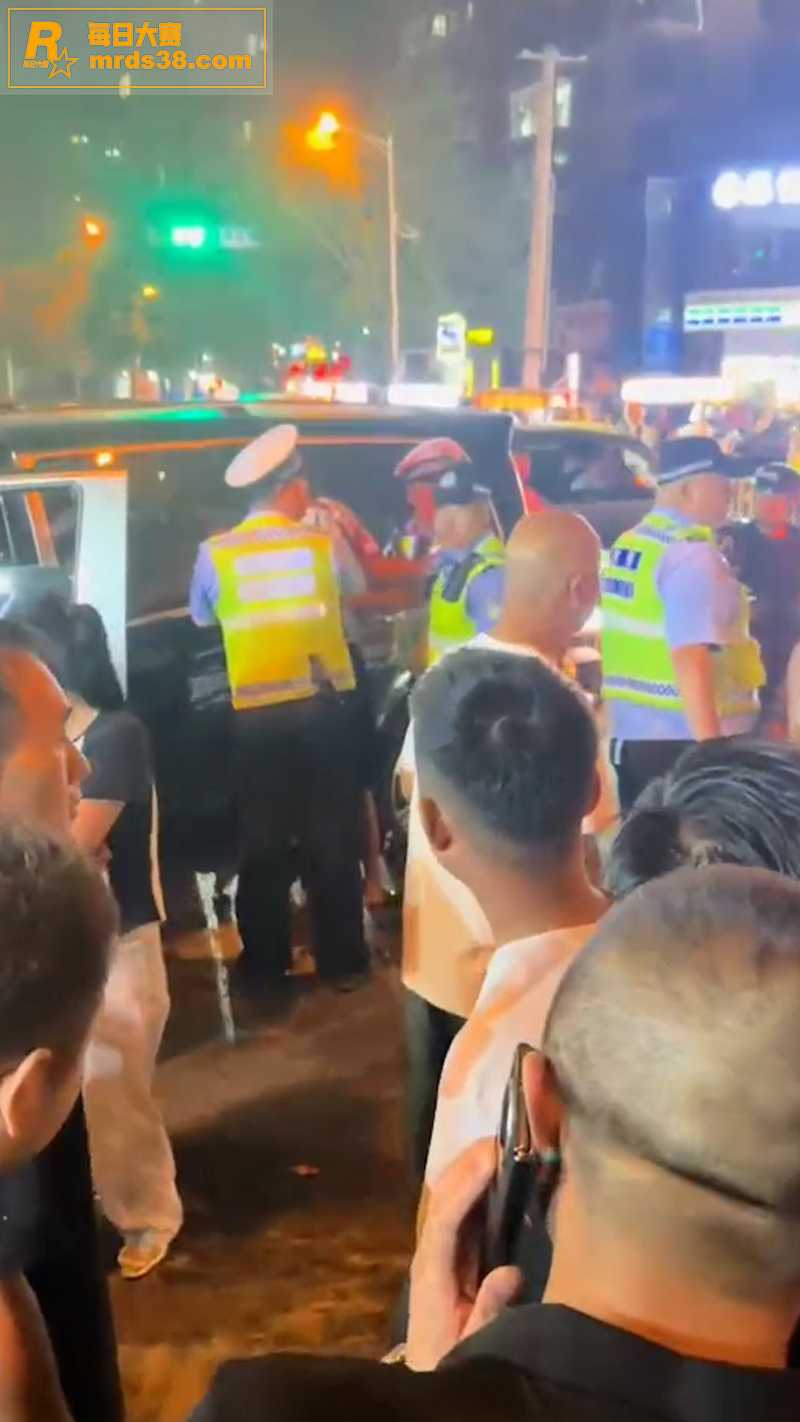 西安文景南路 一男子相关图片4
