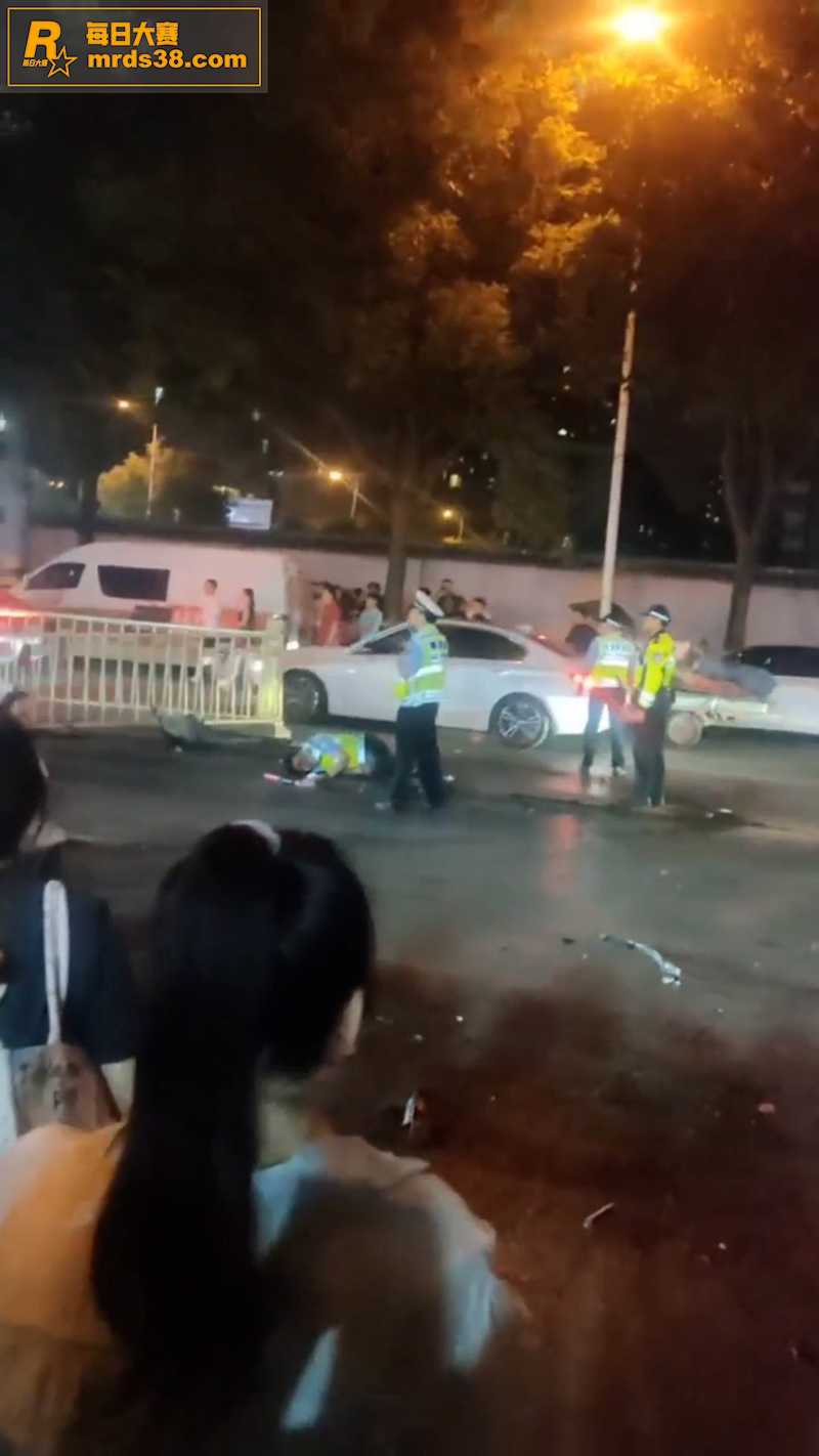 西安文景南路 一男子相关图片7